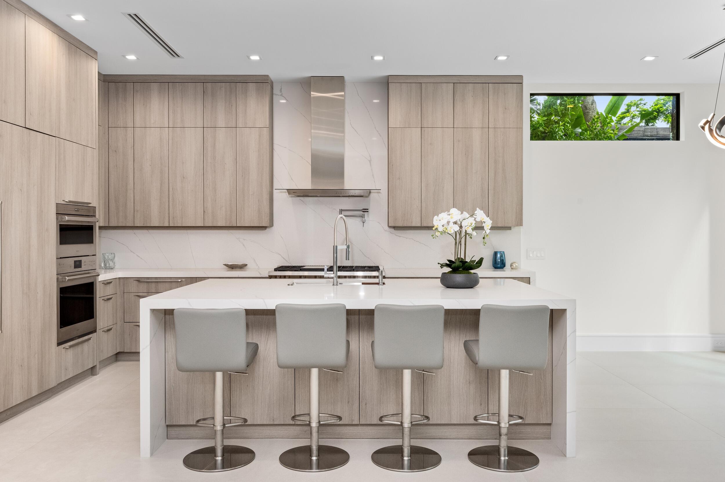 753 Park Drive W