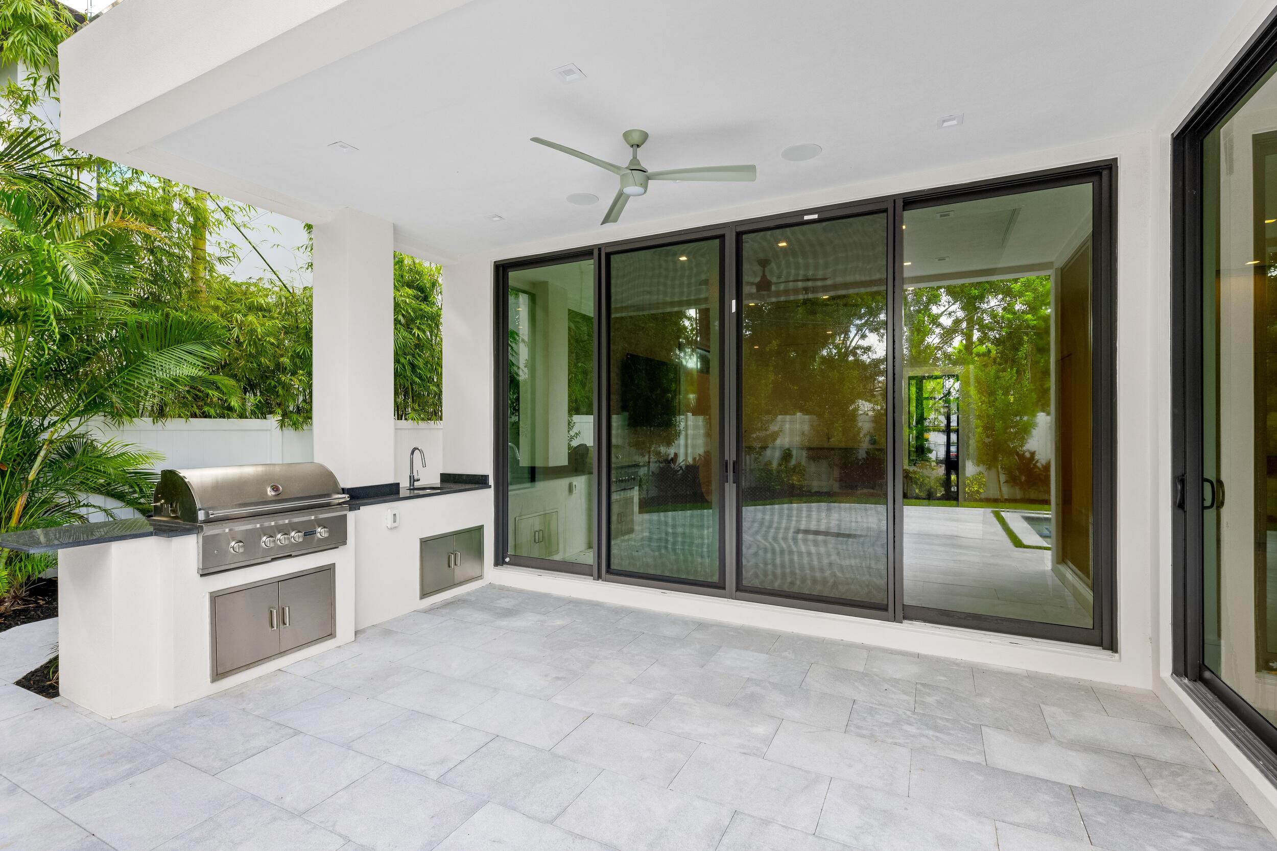 753 Park Drive W