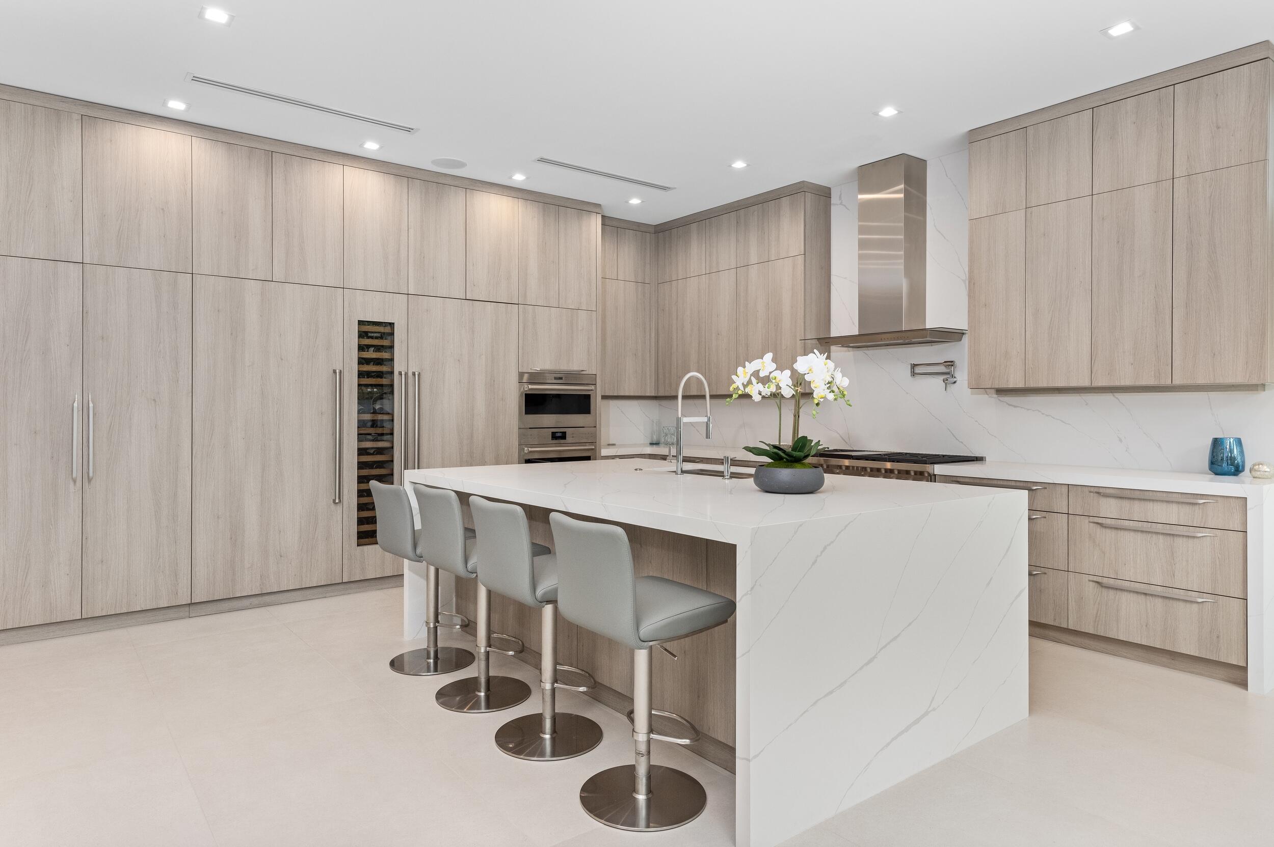753 Park Drive W