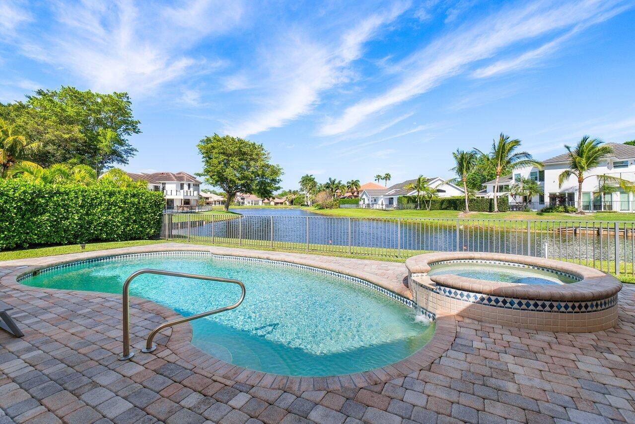 5734 Paddington Way