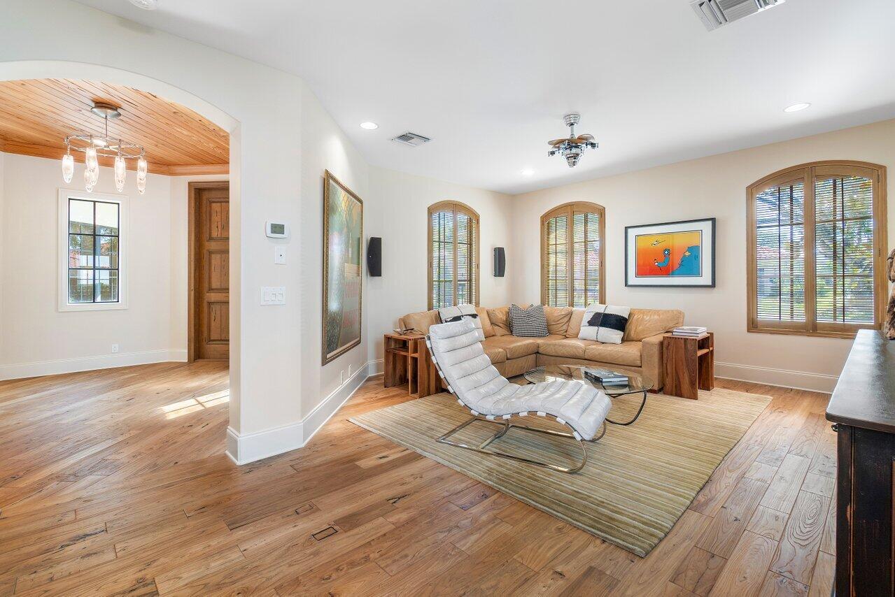 5734 Paddington Way