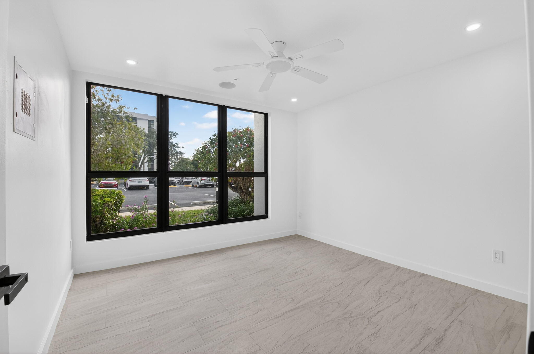 7819 Lakeside Boulevard 812