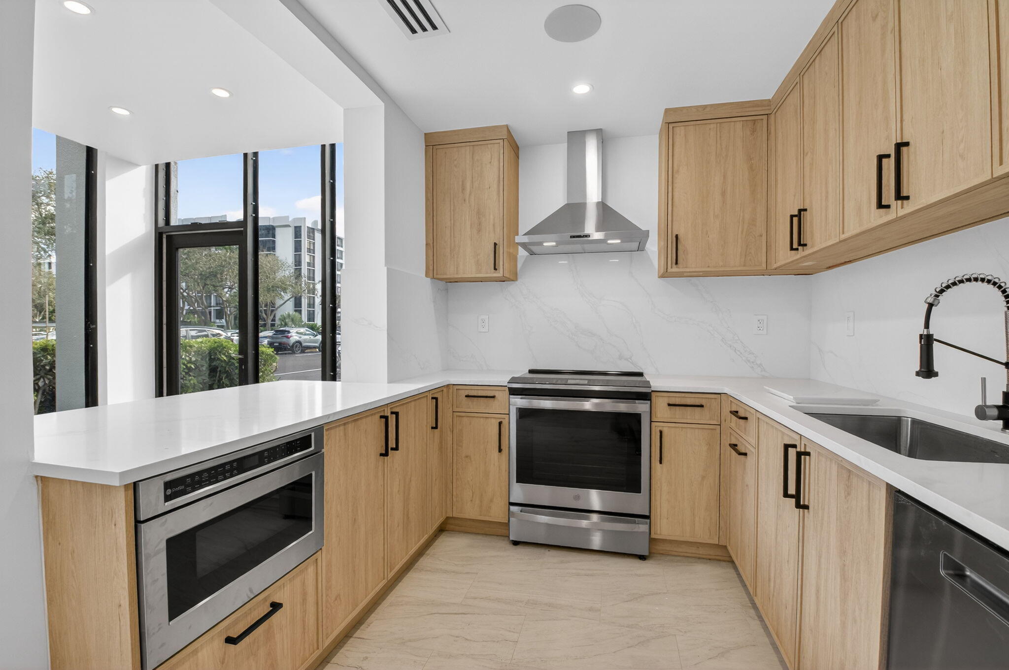 7819 Lakeside Boulevard 812