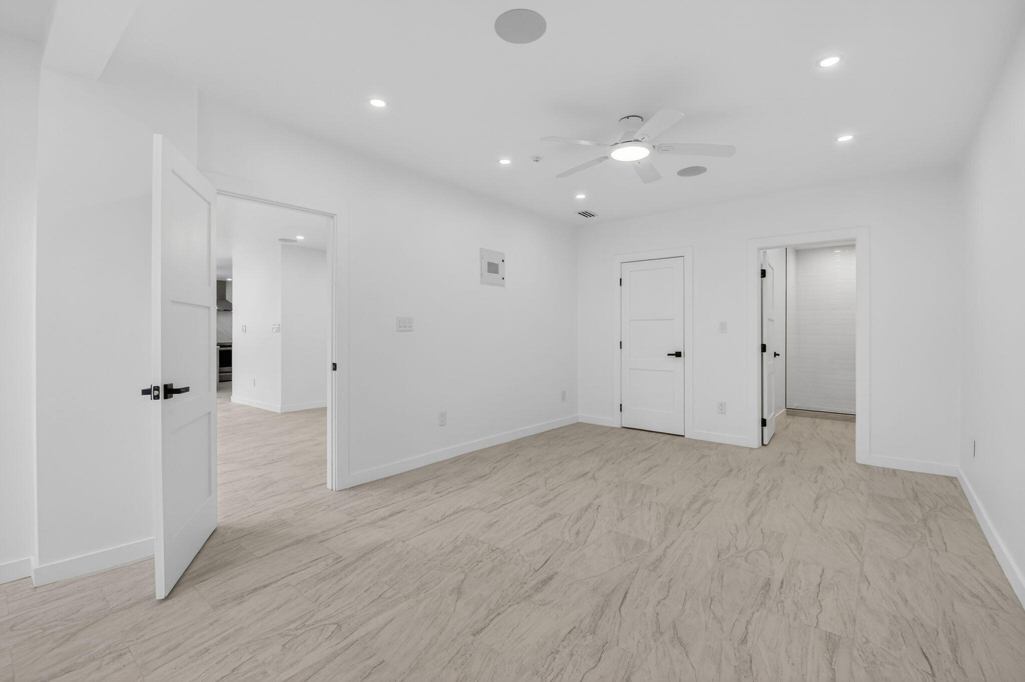 7819 Lakeside Boulevard 812