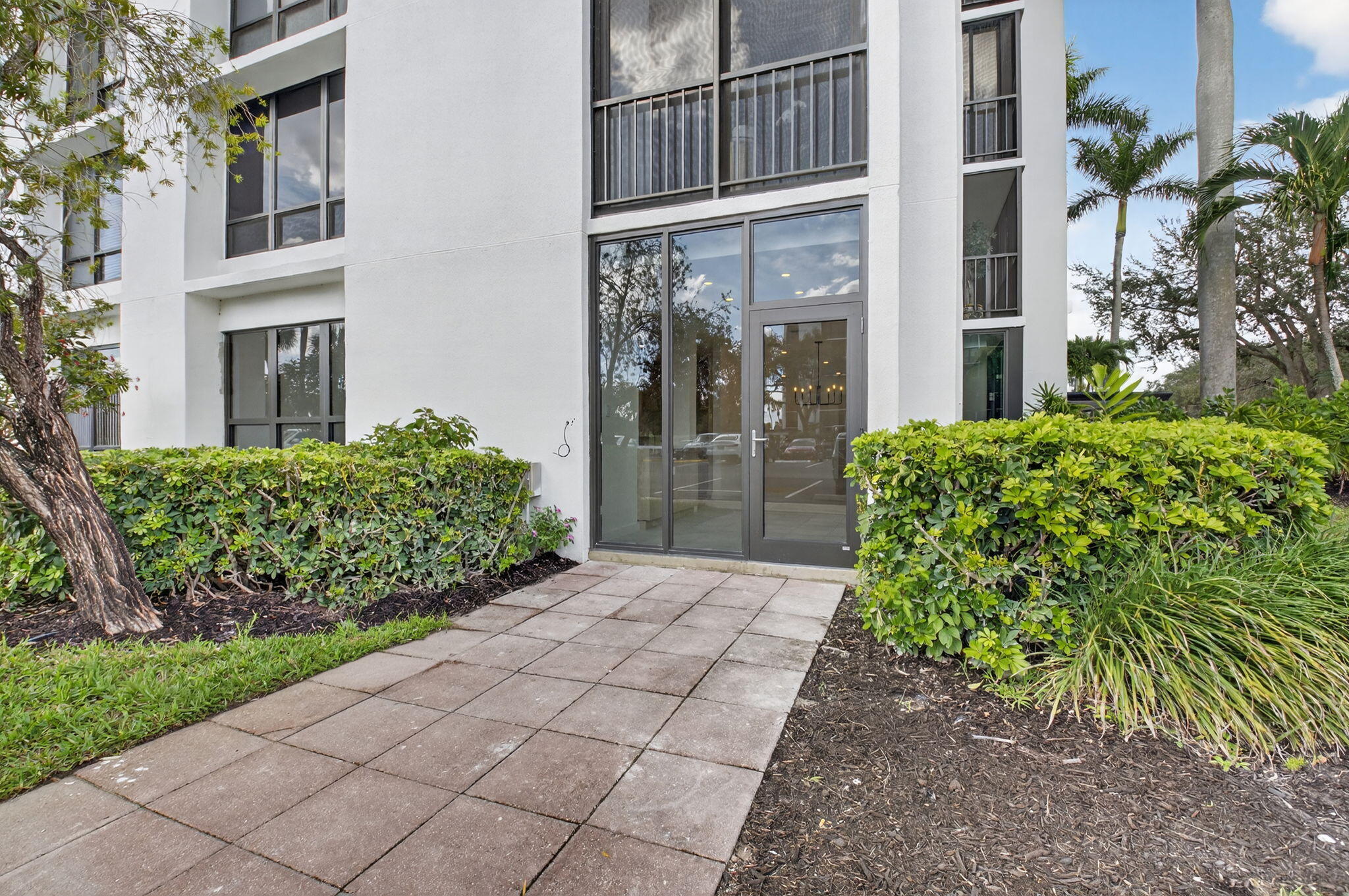 7819 Lakeside Boulevard 812