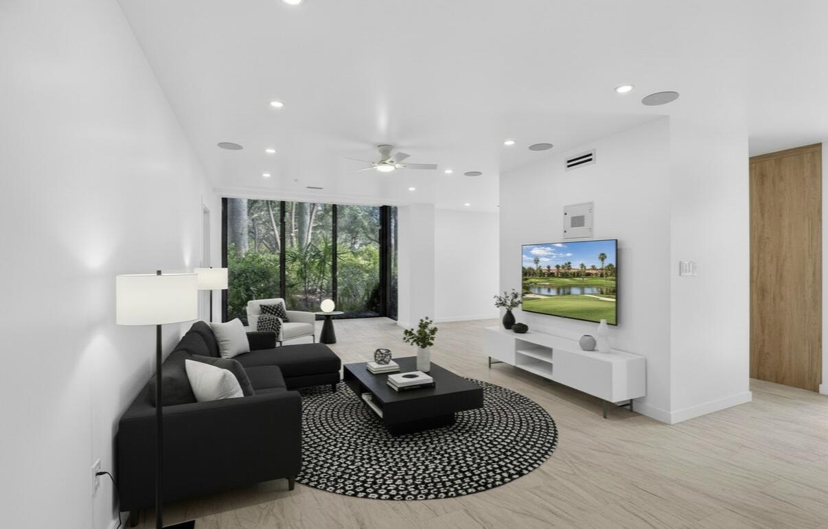 7819 Lakeside Boulevard 812