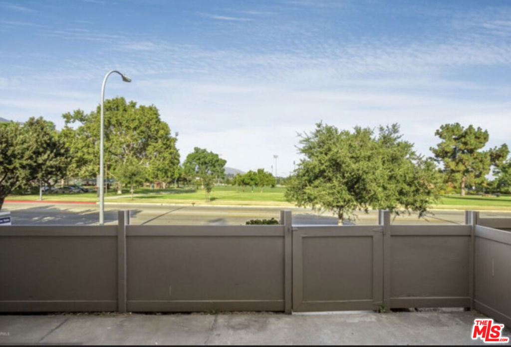 807 N Altadena Drive