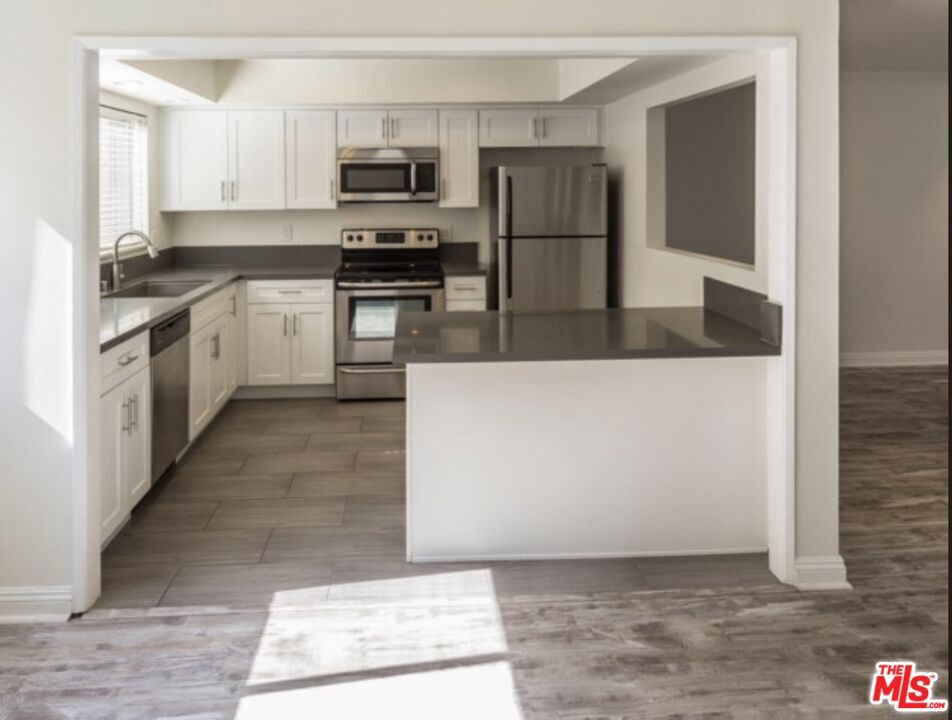 807 N Altadena Drive