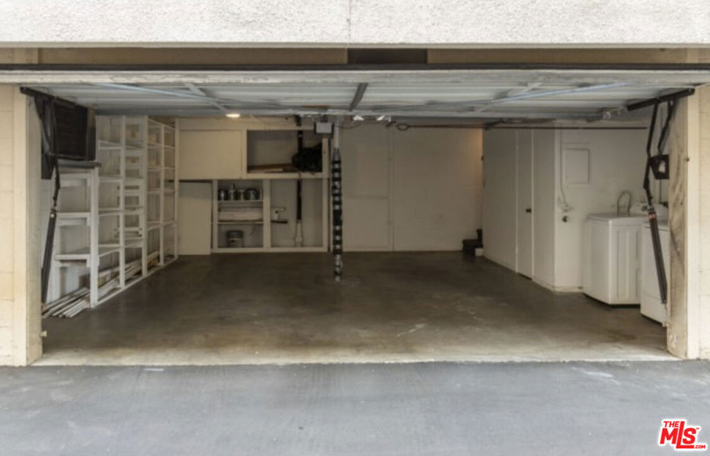 807 N Altadena Drive