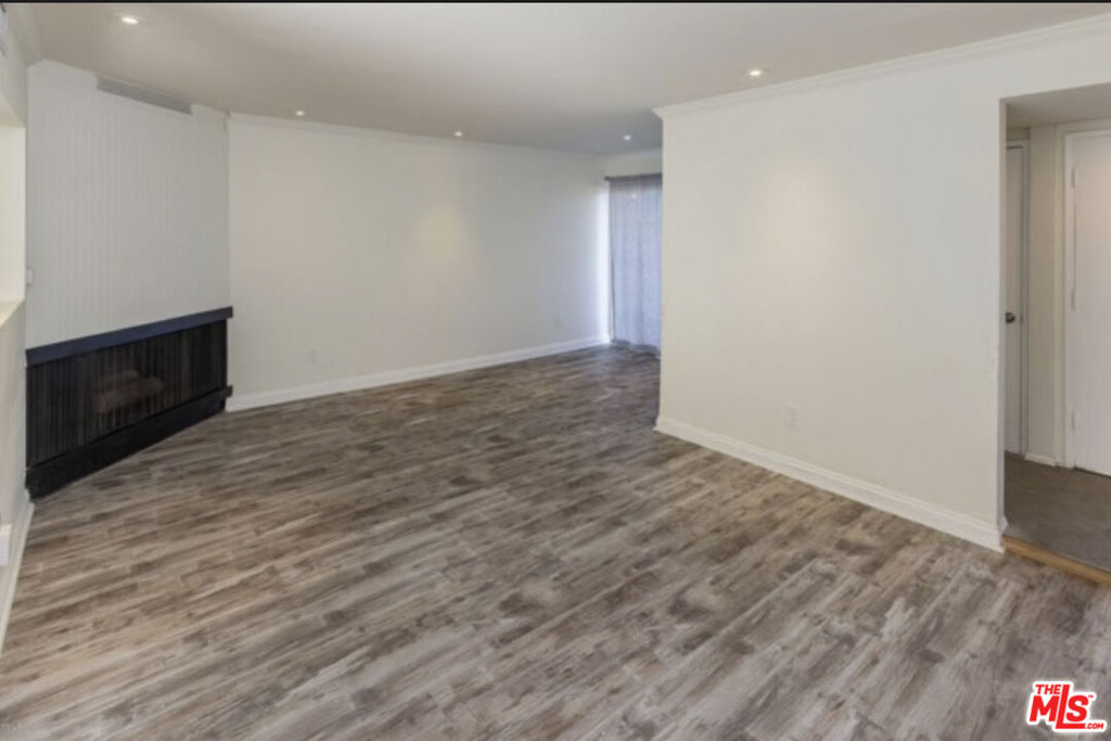 807 N Altadena Drive