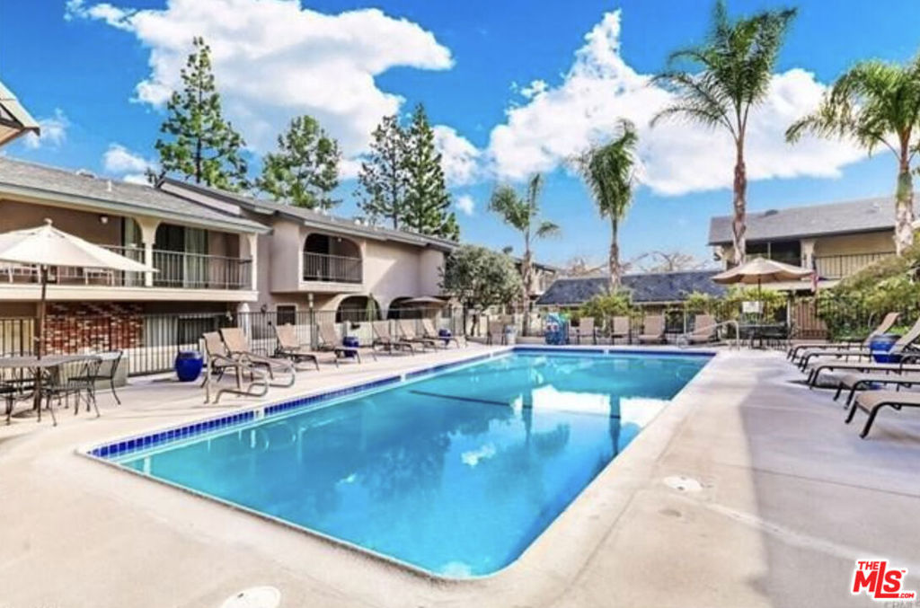 807 N Altadena Drive