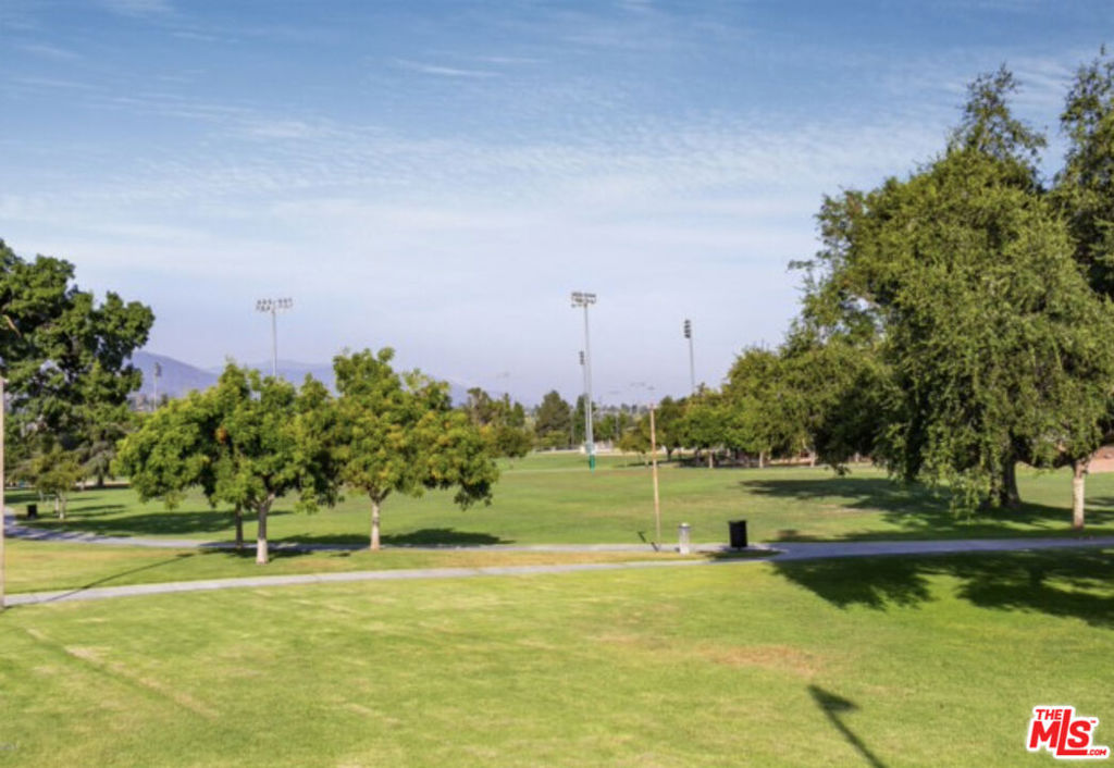 807 N Altadena Drive