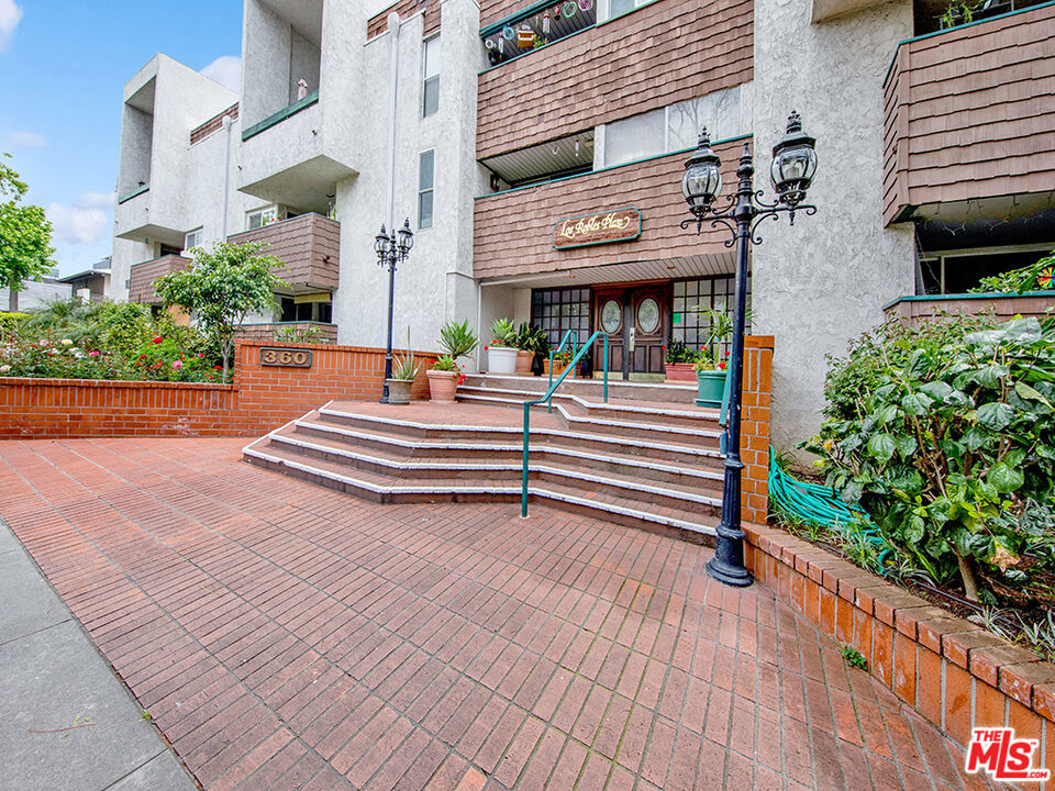 360 S Euclid Avenue 230
