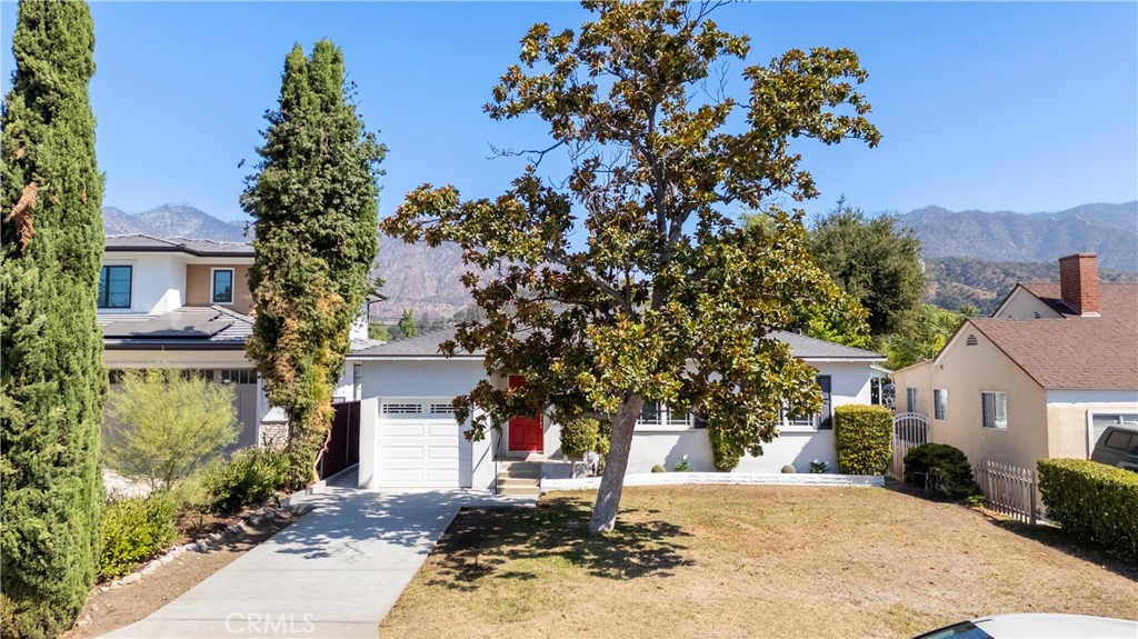 243 E Forest Avenue