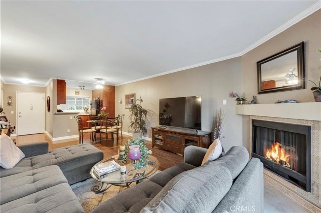5500 Owensmouth Avenue 104