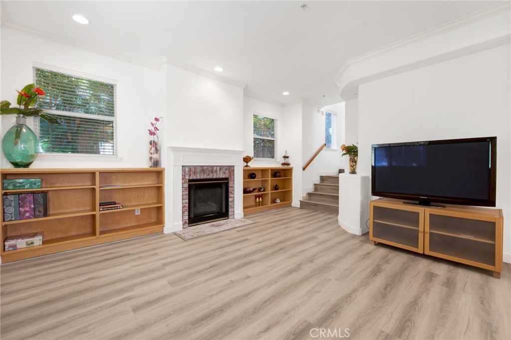 263 E Glenarm Street 103