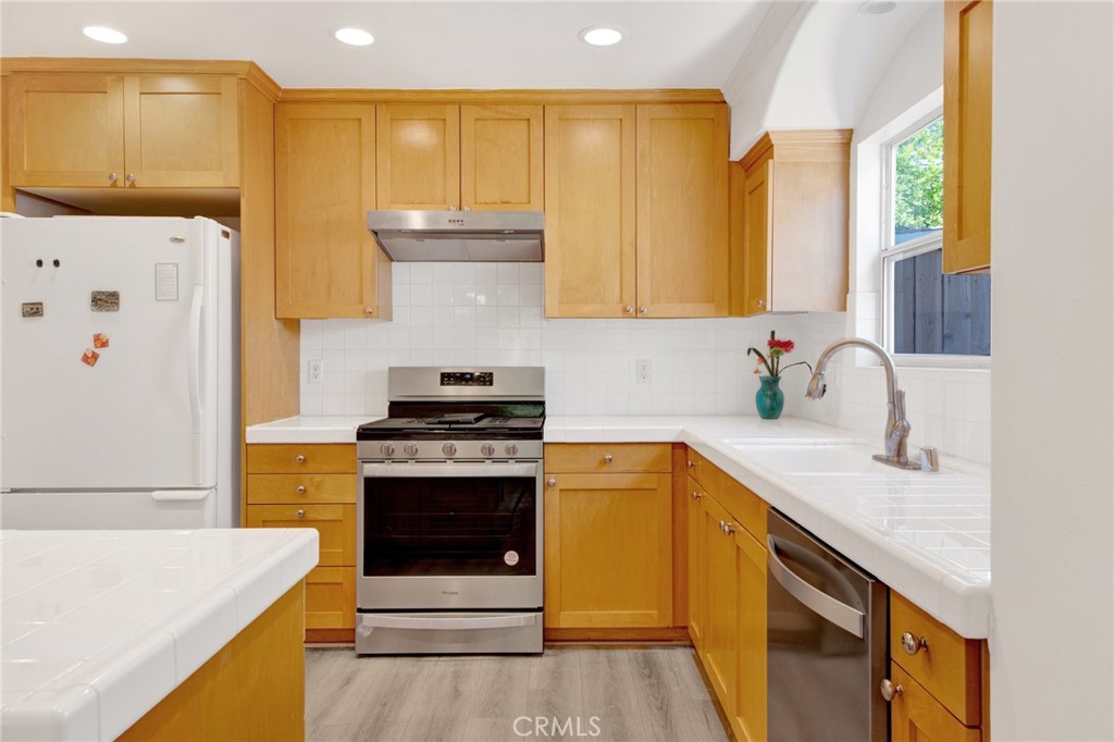 263 E Glenarm Street 103