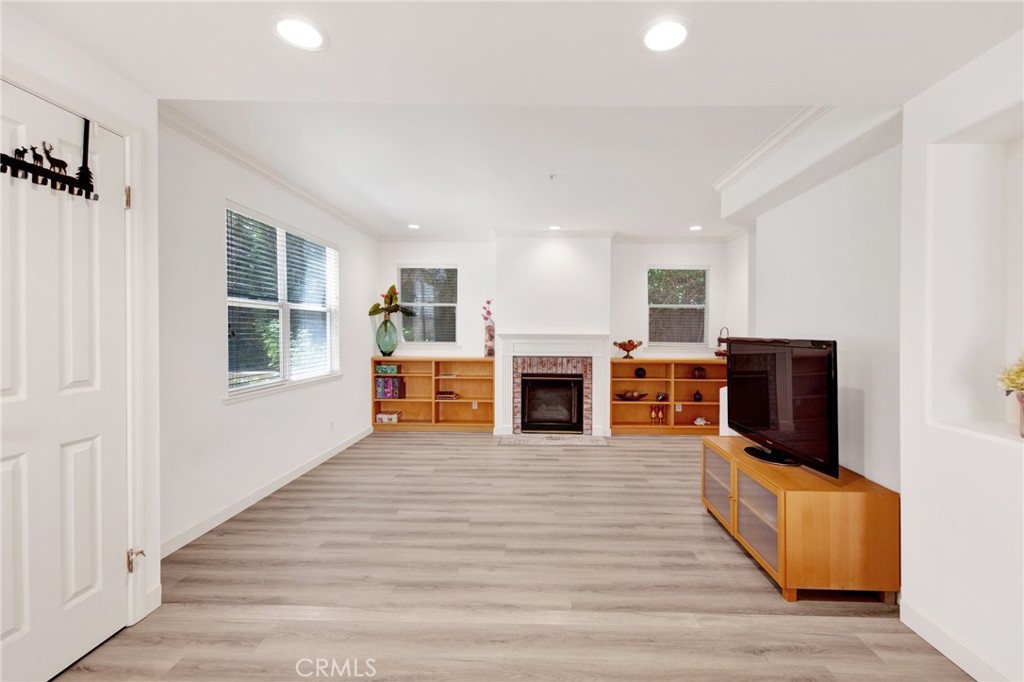 263 E Glenarm Street 103