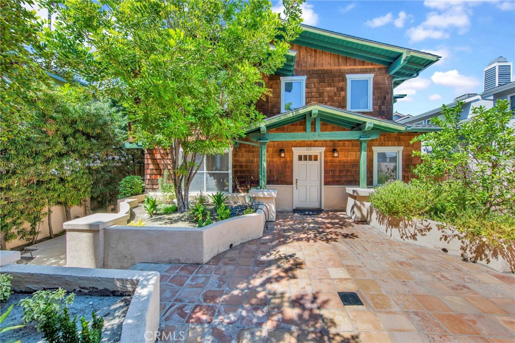 263 E Glenarm Street 103