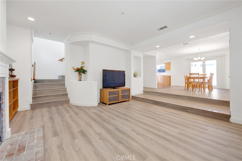 263 E Glenarm Street 103