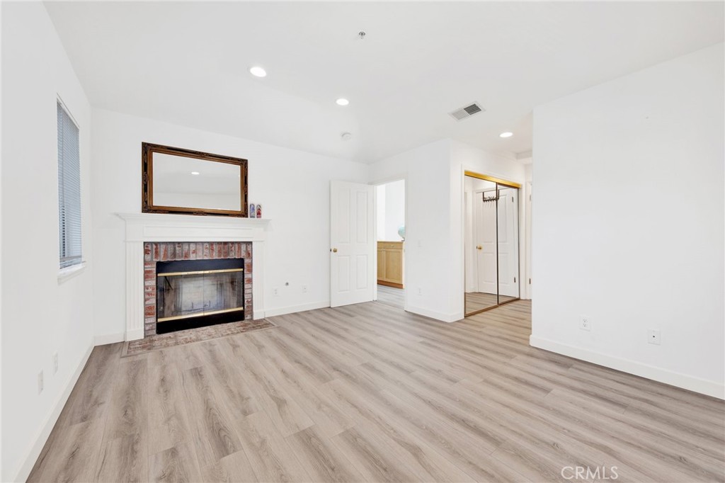 263 E Glenarm Street 103