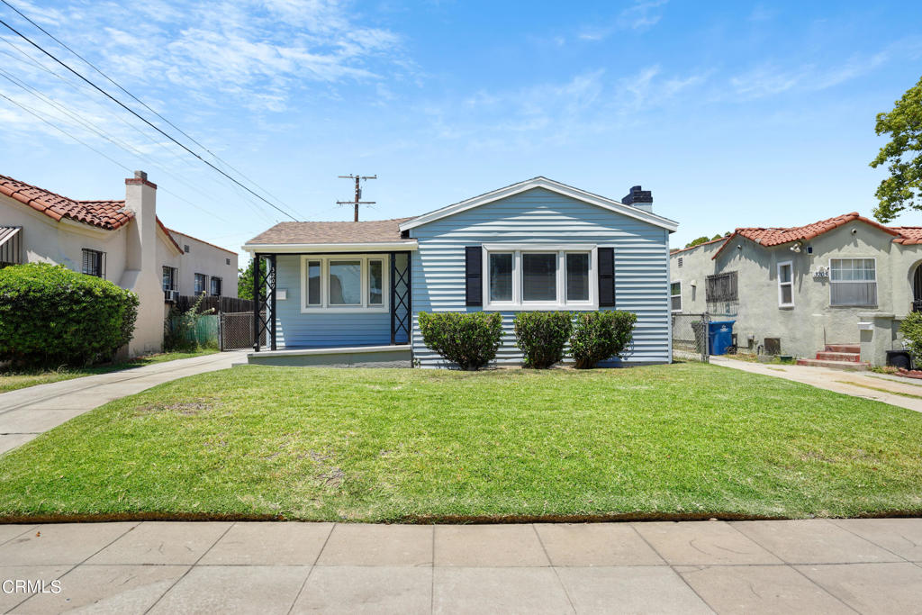 3209 Norwich Avenue