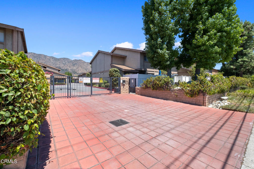 2447 Huntington Drive #5