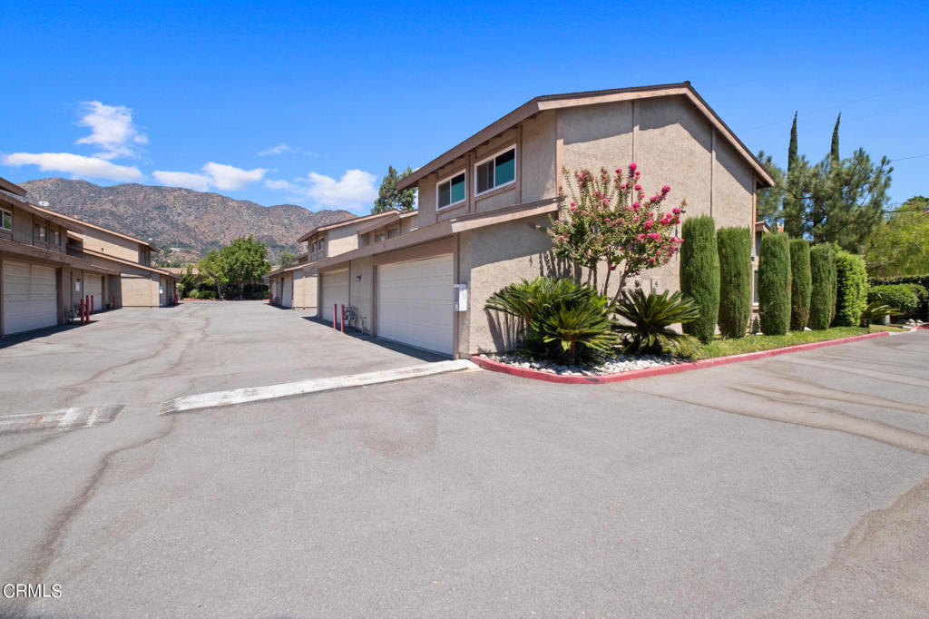 2447 Huntington Drive #5