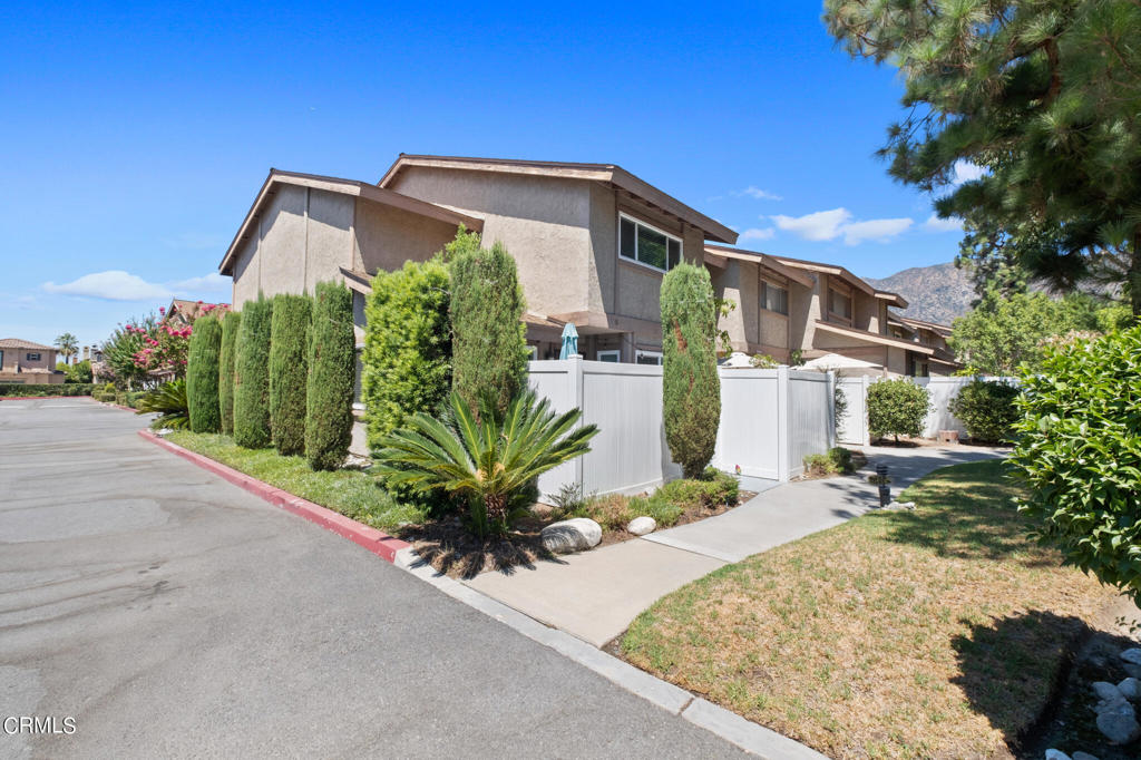2447 Huntington Drive #5