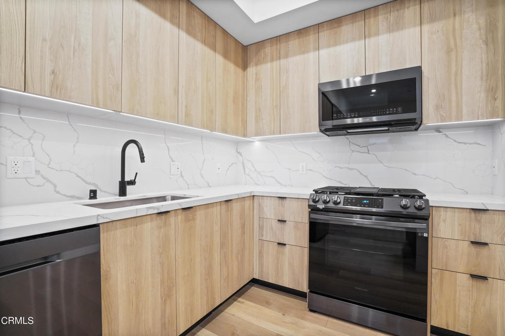 178 S Euclid Avenue 202