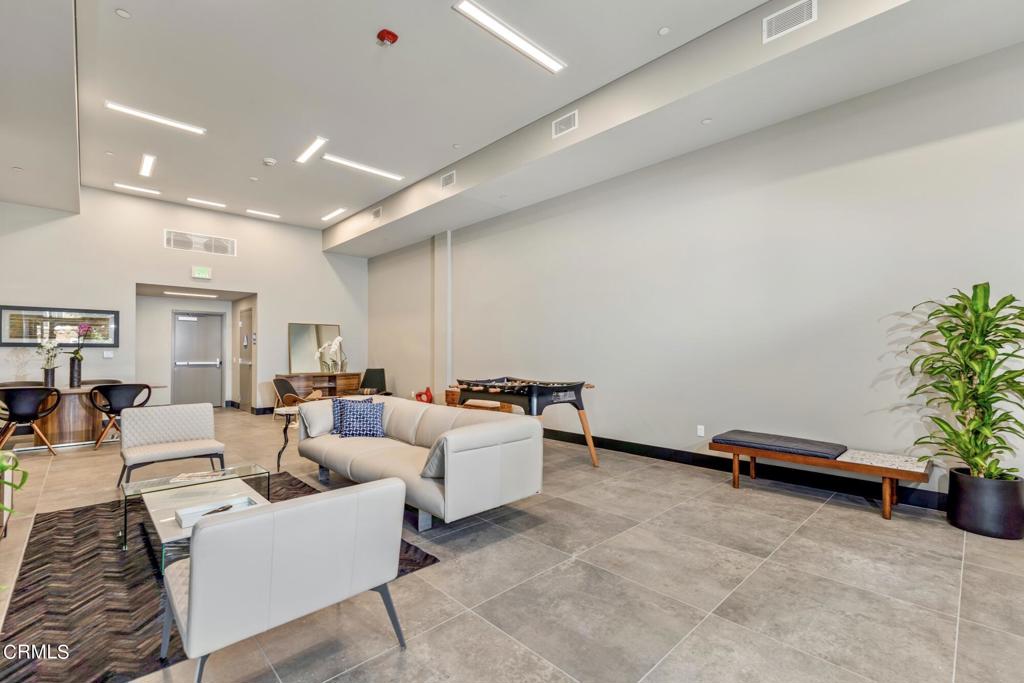 178 S Euclid Avenue 202