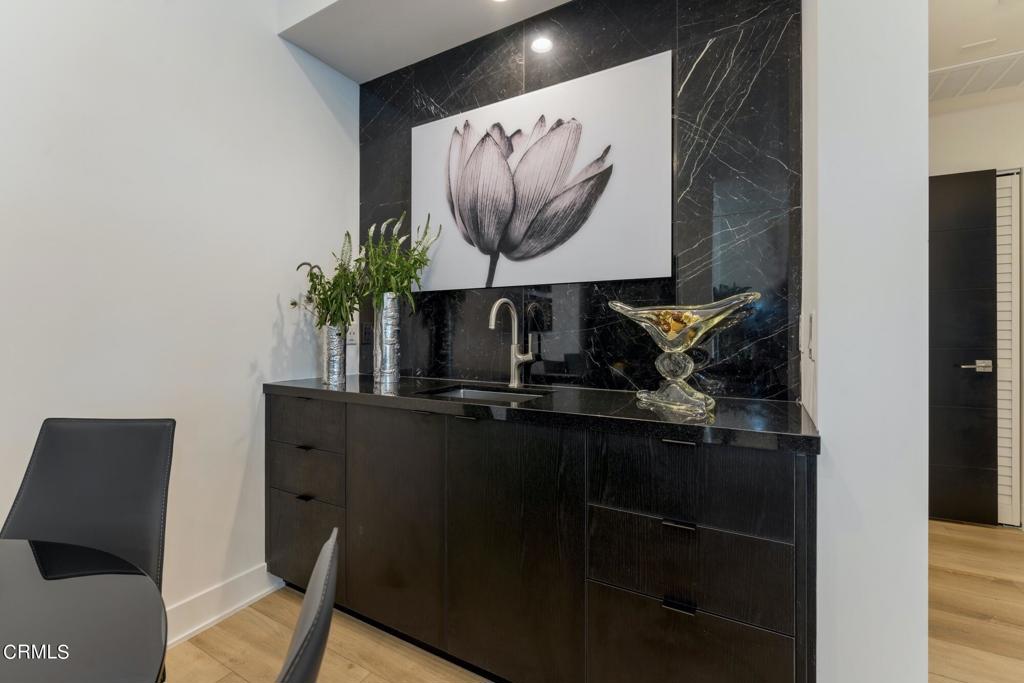 178 S Euclid Avenue 206
