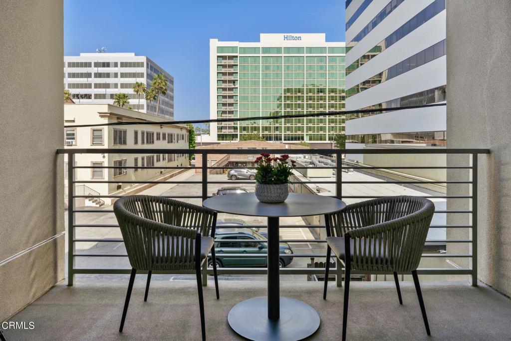178 S Euclid Avenue 206