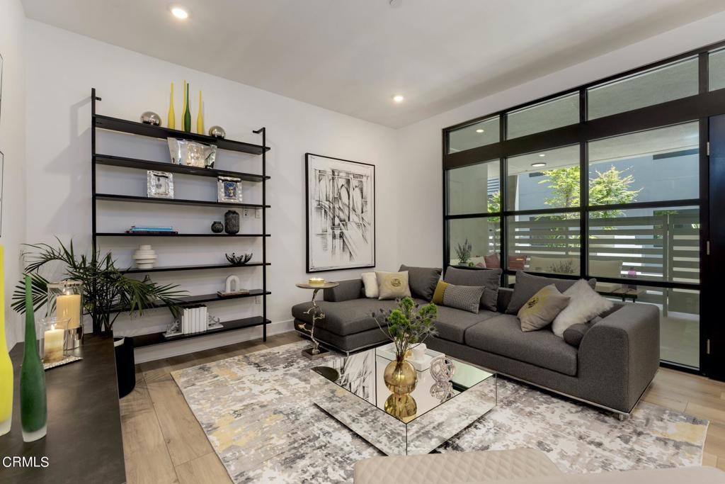 178 S Euclid Avenue 106