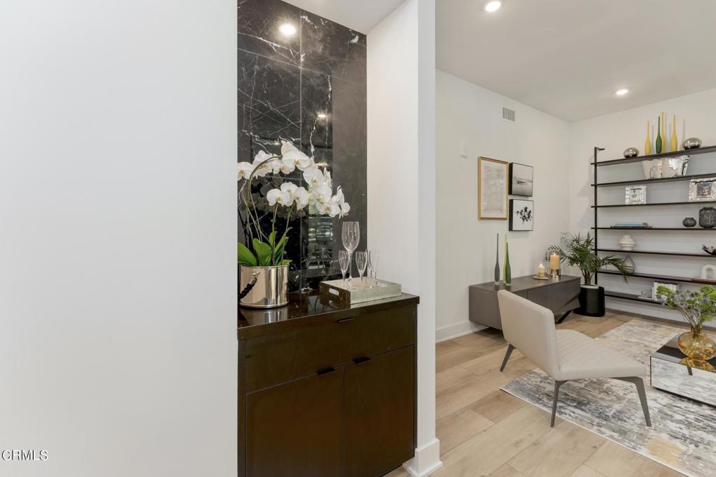 178 S Euclid Avenue 106