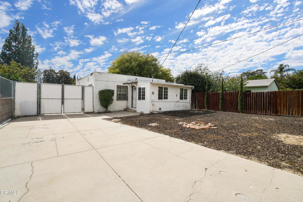 2433 E Mountain Street