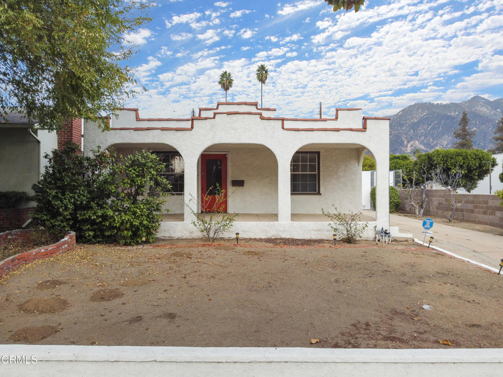 2433 E Mountain Street