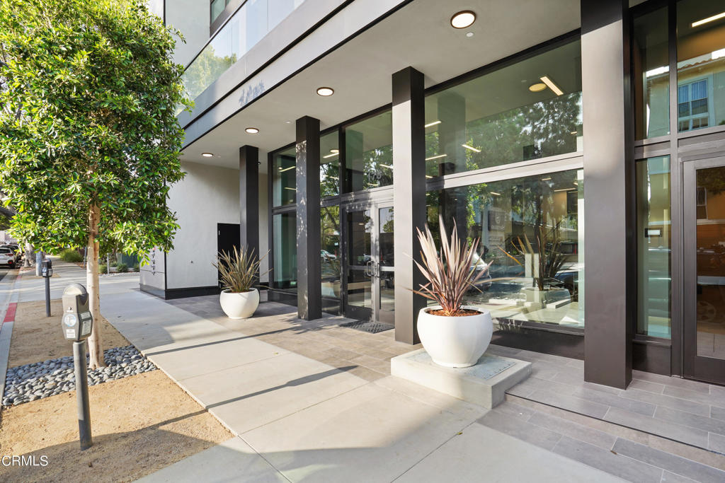 178 S Euclid Avenue 405