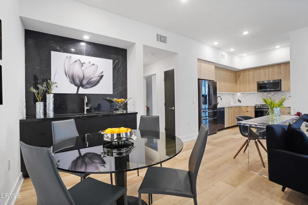 178 S Euclid Avenue 405