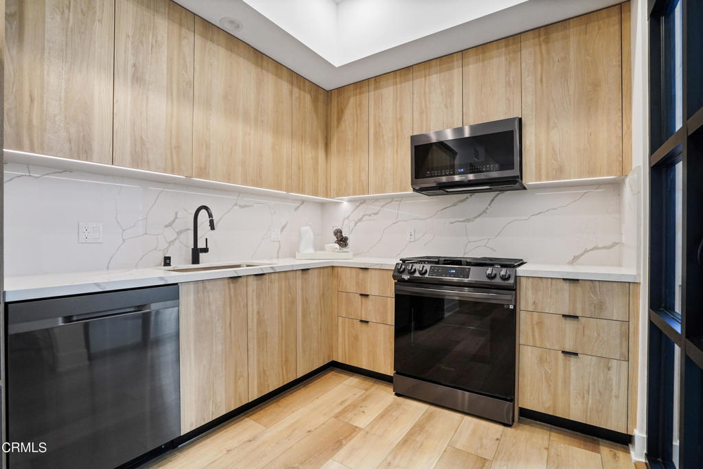 178 S Euclid Avenue 104