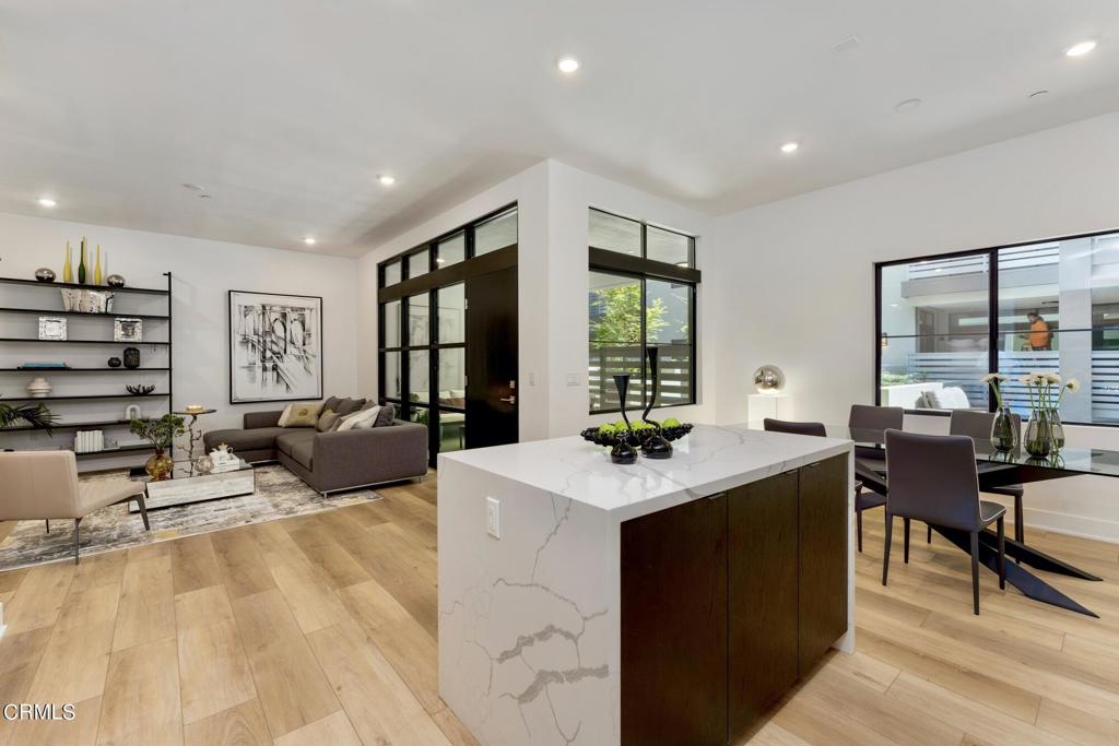 178 S Euclid Avenue 210