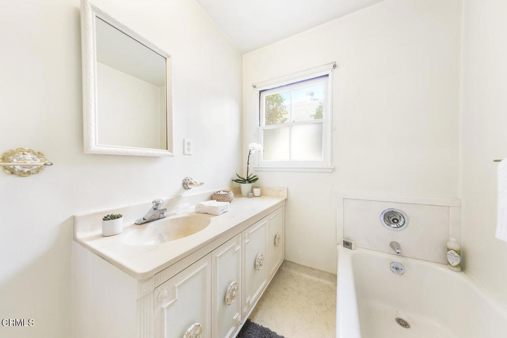 625 N Granada Avenue