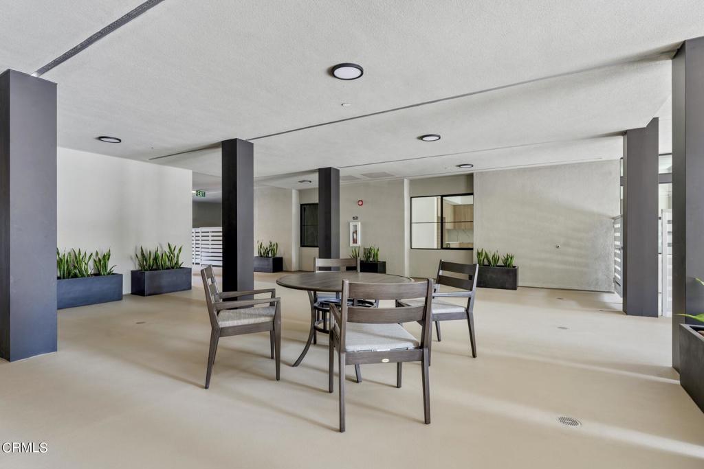 178 S Euclid Avenue 307