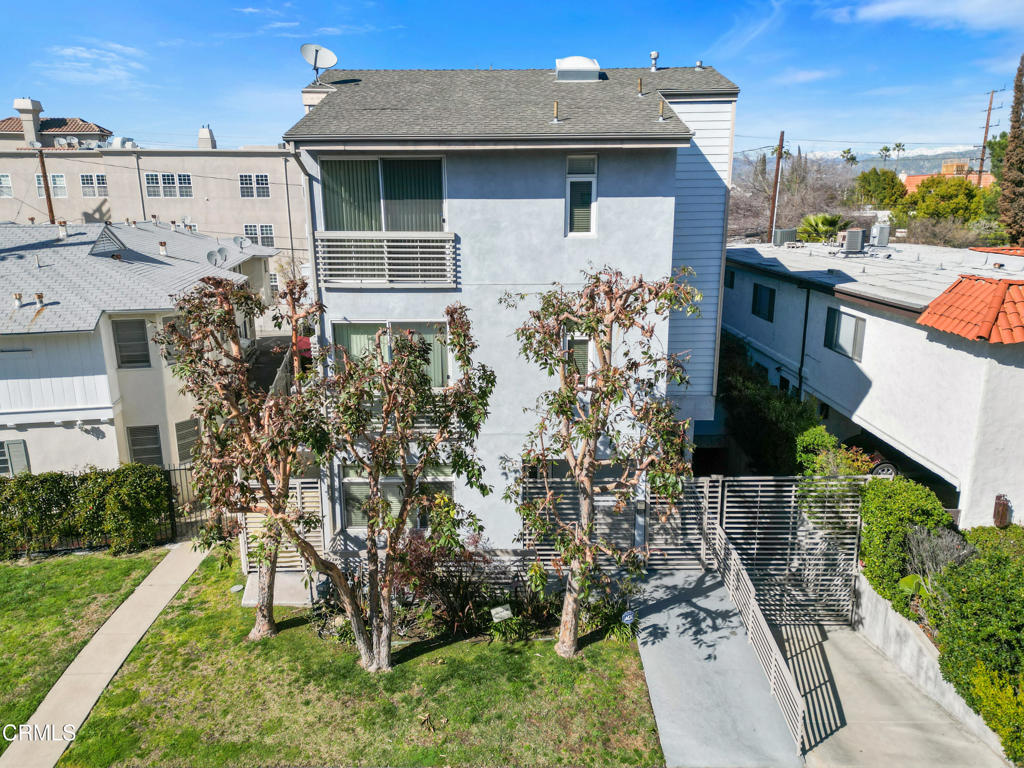 10735 Bloomfield Street 4