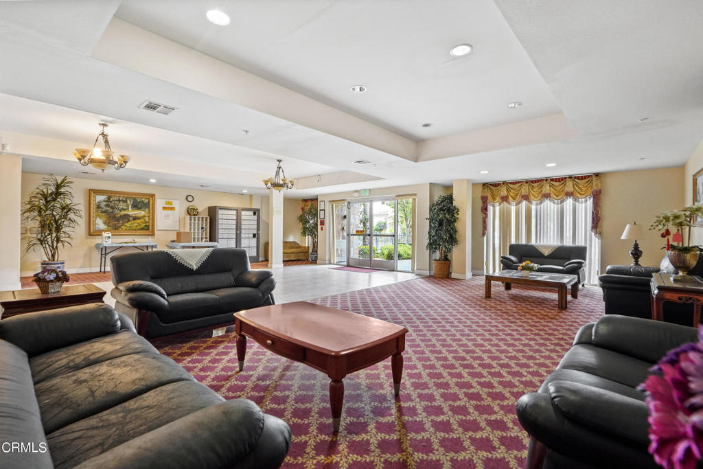 208 N Lincoln Avenue 111