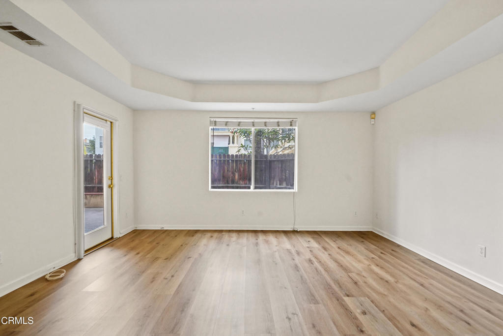 208 N Lincoln Avenue 111