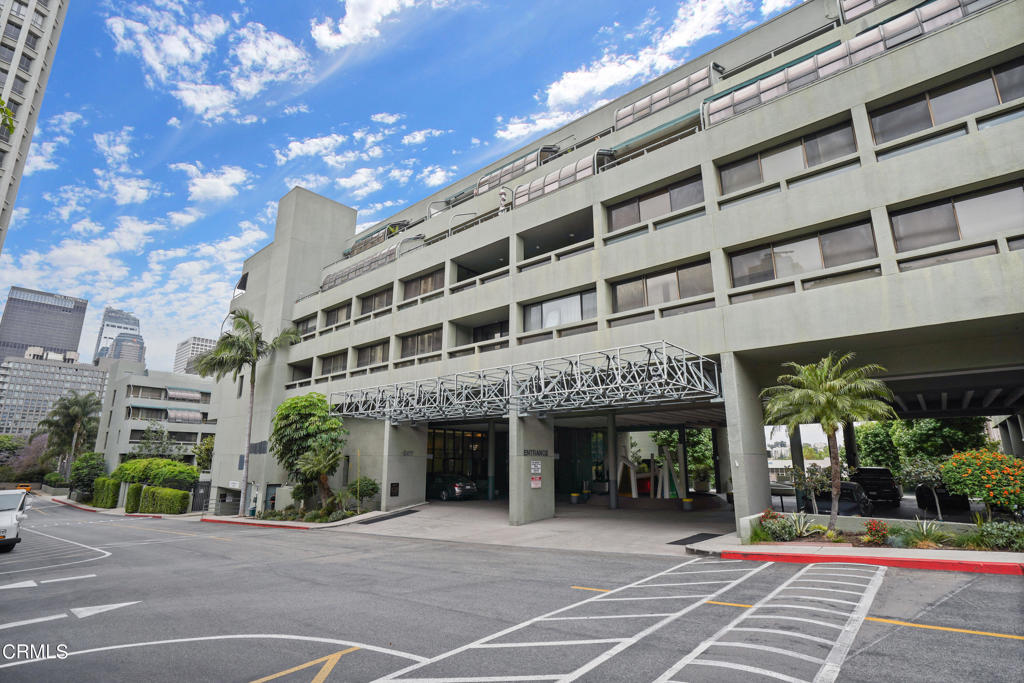 880 W 1st Street 527