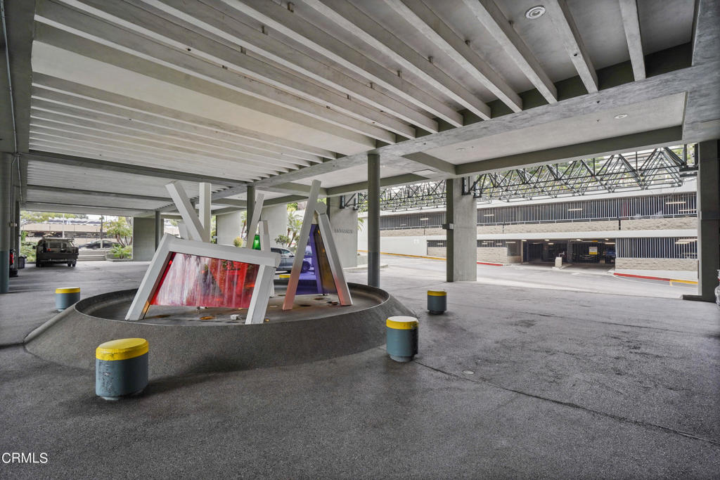 880 W 1st Street 527
