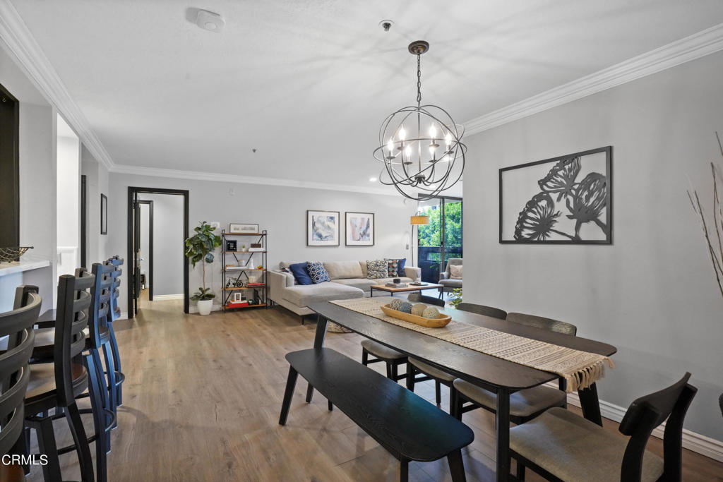 880 W 1st Street 527