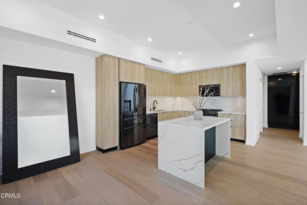 178 S Euclid Avenue 409